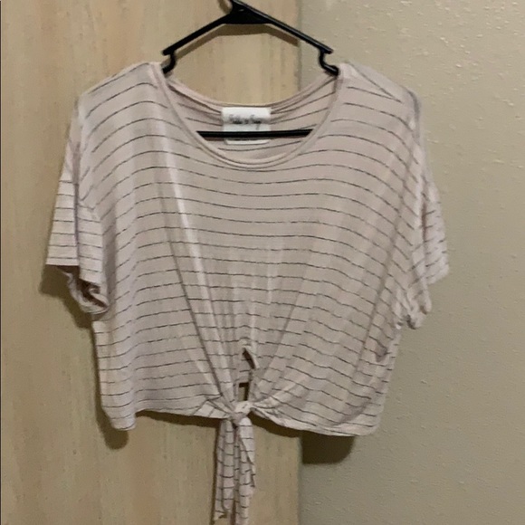 Croptop - Picture 1 of 2